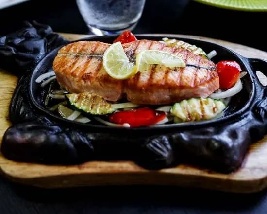 Łosoś z Grilla-CÁ HỒI NƯỚNG