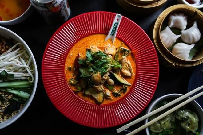 Kurczak w Czerwony Curry-GÀ CURRY ĐỎ