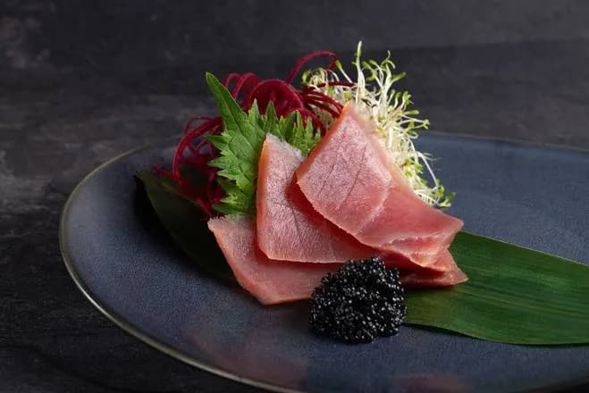 SASHIMI Z TUŃCZYKA