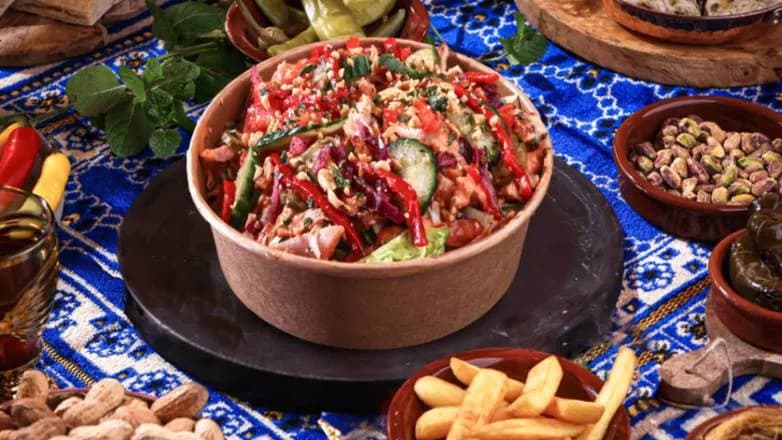 Orient - BOWL (jak sałatka + Frytki)