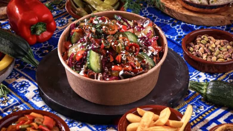 Gemüse - BOWL (jak sałatka + Frytki)