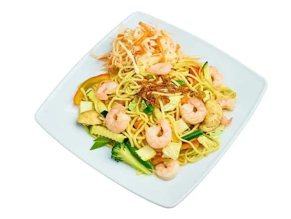 Makaron smażony z krewetkami