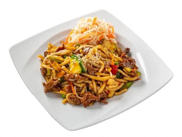 Udon smażony z wołowiną