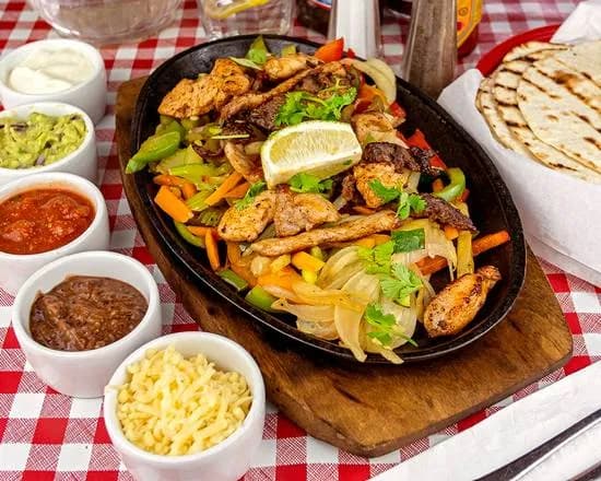 SIZZLING FAJITA PLATTERS