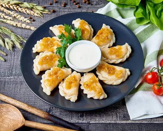 Pierogi Gotowane z Białym Twarogiem i Ziemniakami