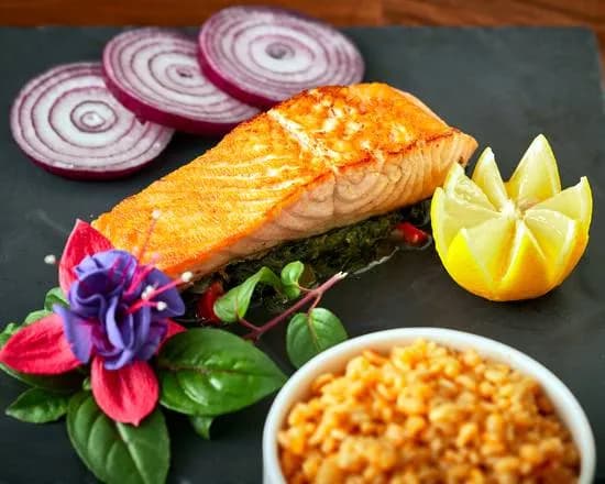 Ispanak Somon (Grilowany Łosoś ze szpinakiem)