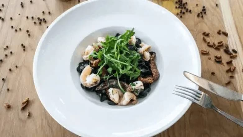 Tagliatelle Nero Con Gamberetti