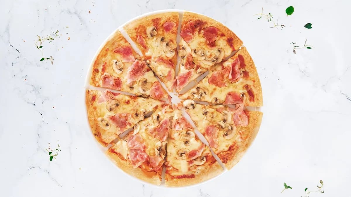 Pizza Prosciutto e Funghi