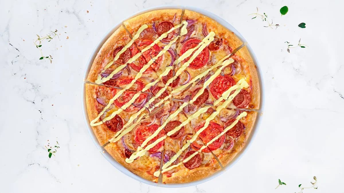 Pizza Sucuk Hollandaise