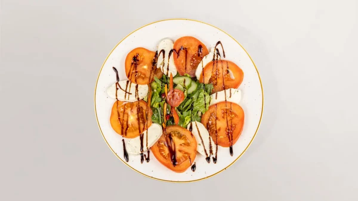 10. Tomate Mozzarella Salat