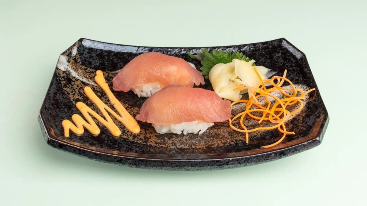 S11. Maguro Nigiri