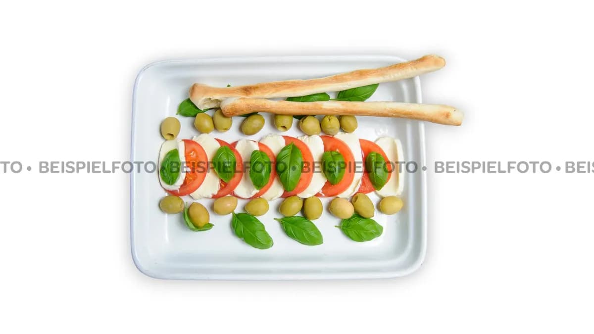 185. Mozzarella Salad