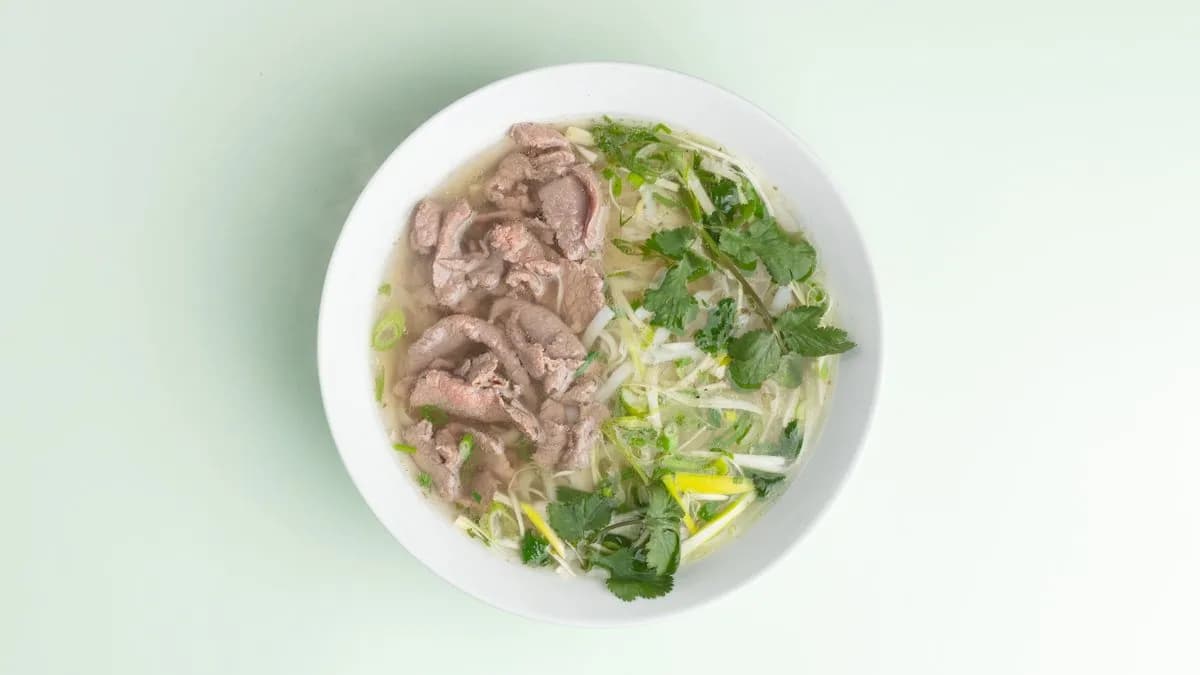 V5. Pho Bo Suppe