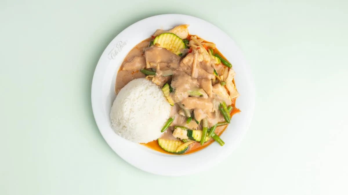 90. Thai-Erdnuss-Soße mit Hühnerfleisch