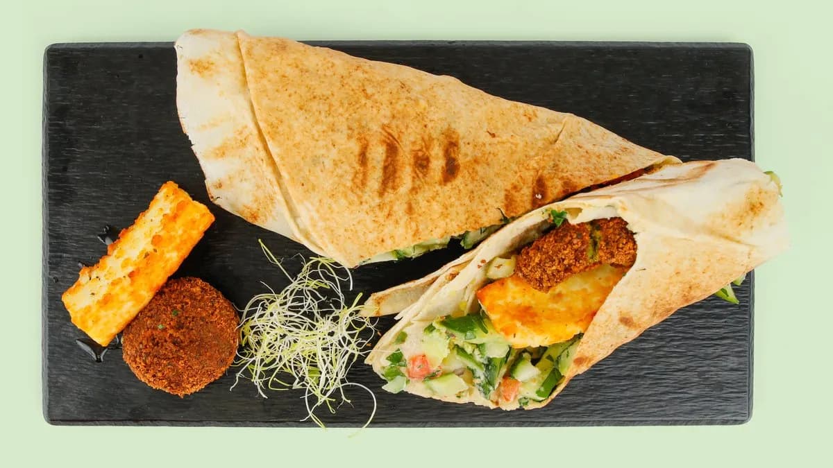 Falafel Halloumi Roll