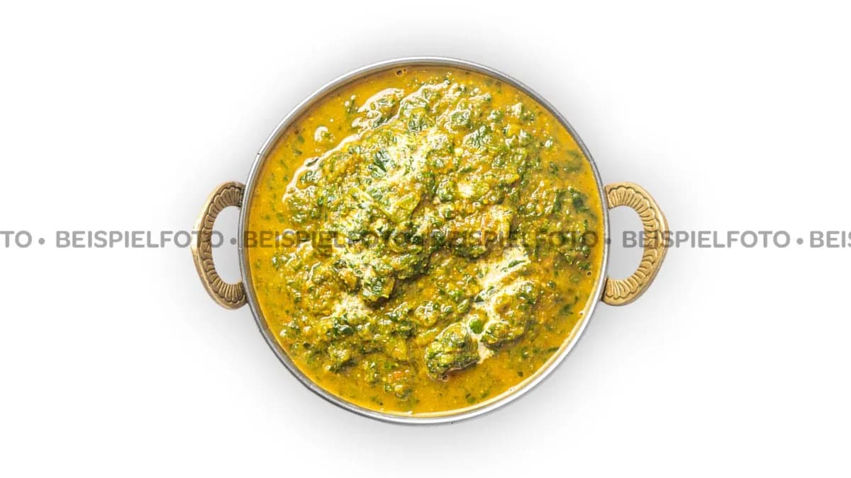 41. Chicken Saag