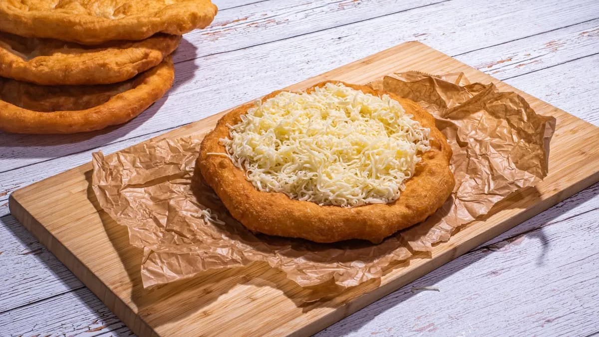 Sajtos Lángos