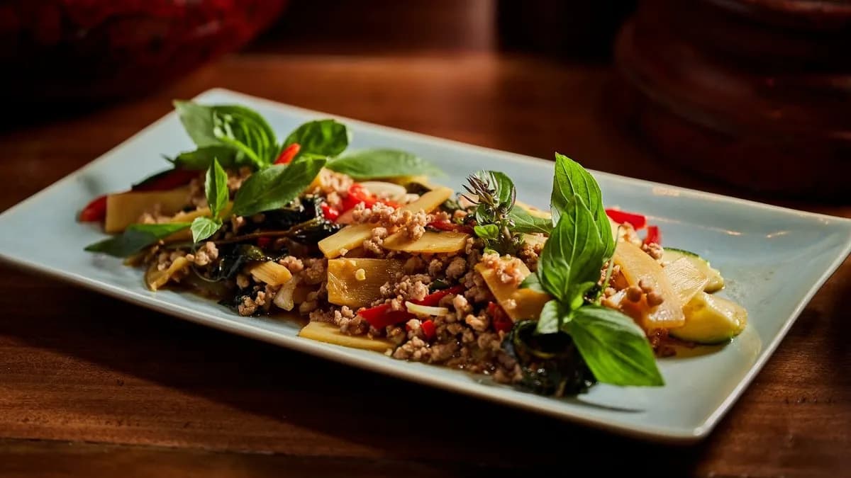 Pad Kra Pao - Sertés