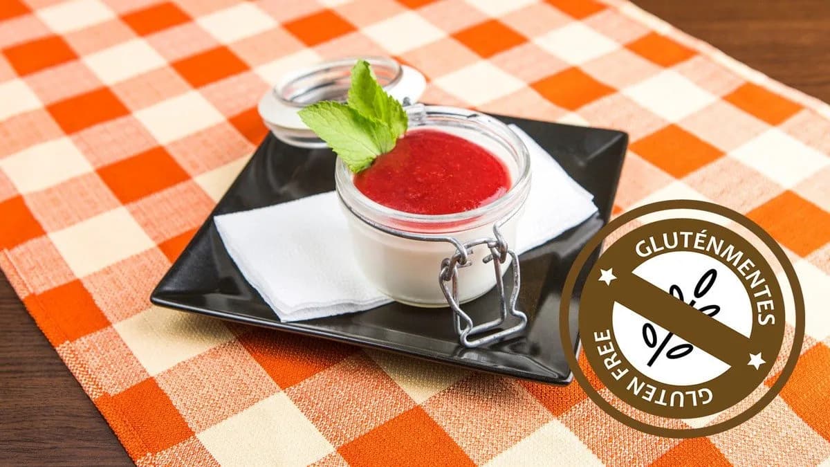 Panna cotta gyümölcsszósszal GM