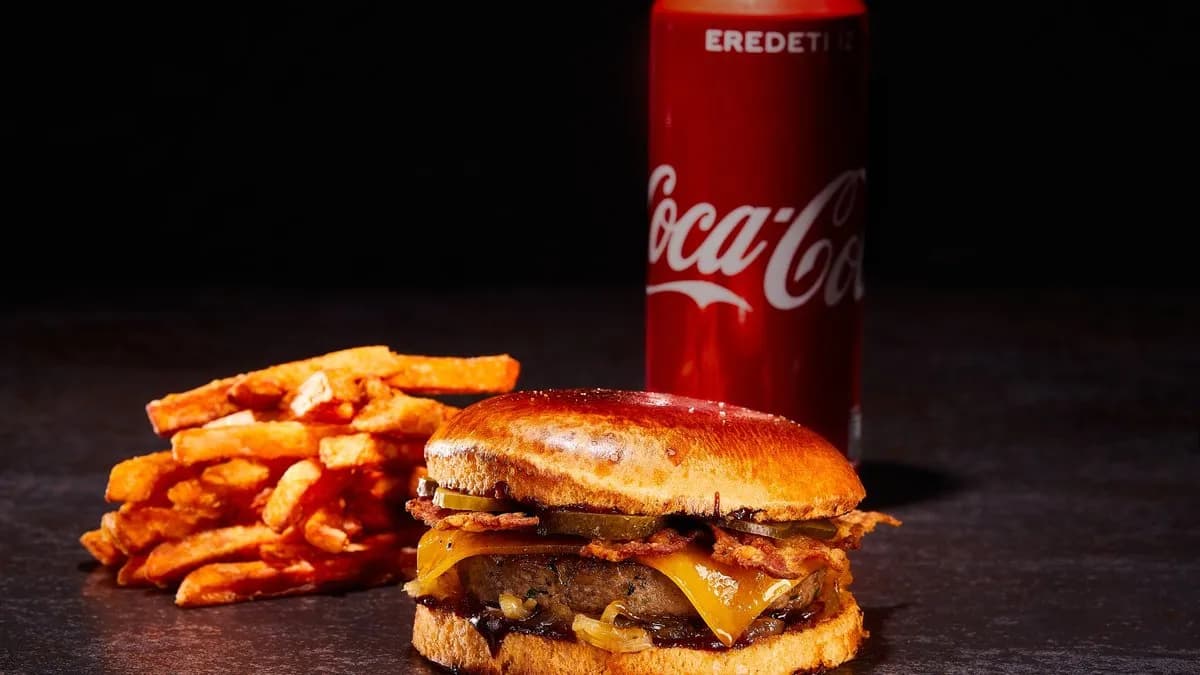 Gluténmentes Trófea Cheeseburger, Édesburgonya, Coleslaw, Coca Cola 0,33 l