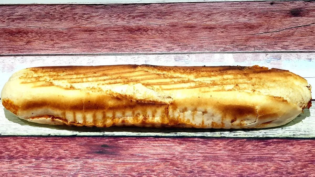 Angry Bird Baguette 🌶: 5/10 csípős!