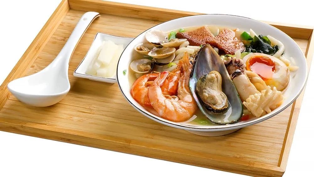 M18. Udon tengergyümölcseivel