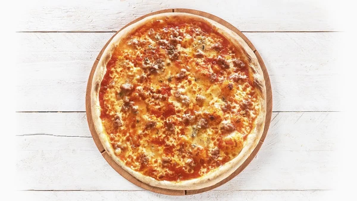 Egy pizza akciós 0.33l üdítővel