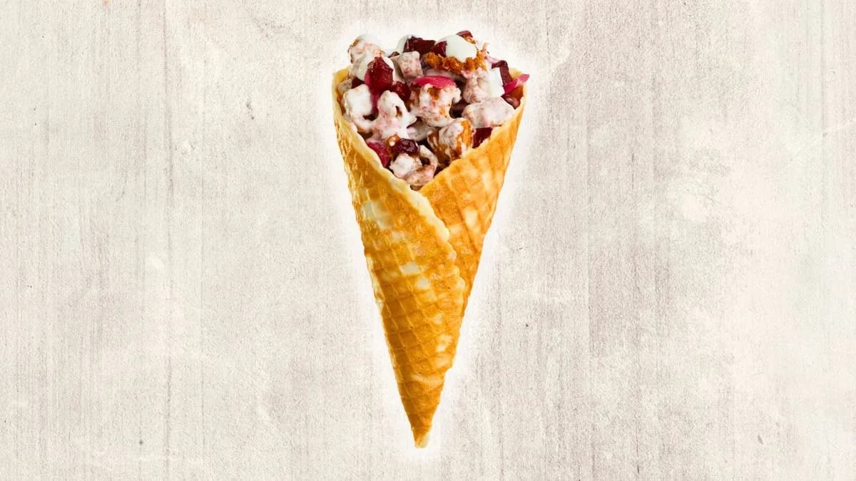 Monster kecskesajtos-céklás tölcsér + tortillachips