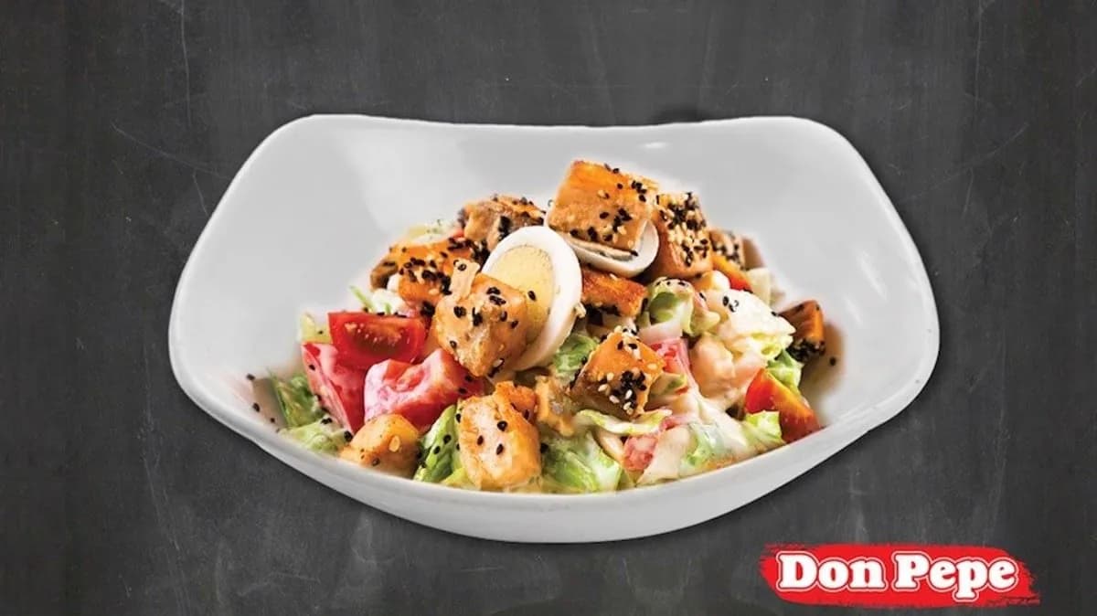 Grillezett lazac saláta