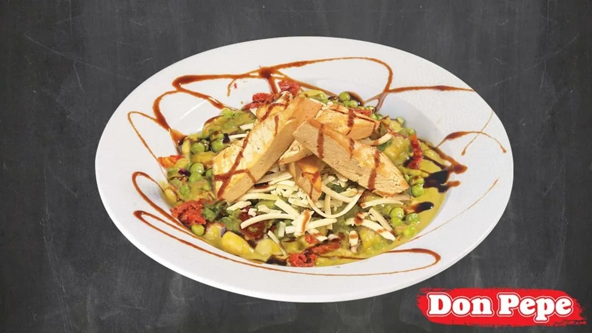 Vegan bazsalikomos - aszaltparadicsomos - zöldborsós gnocchi grillezett tofuval