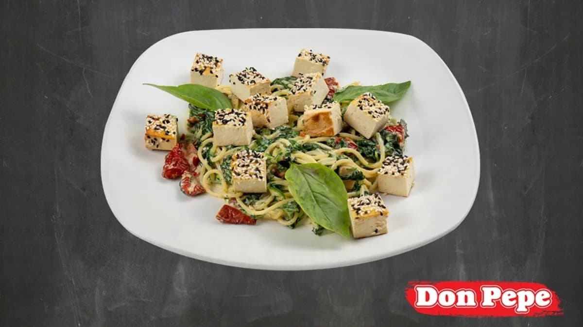 Vegán ’tejszínes’-parajos-aszalt paradicsomos spagetti