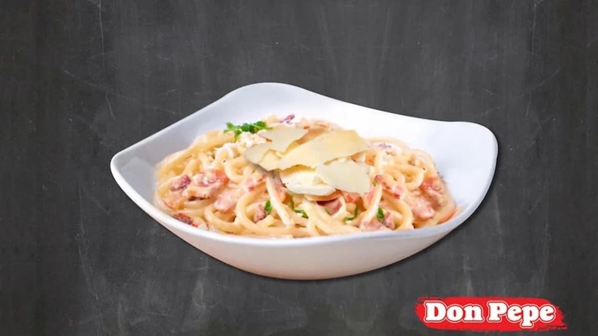 Tejszínes-sonkás-szalonnás spagetti