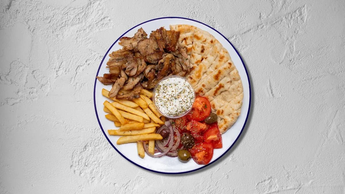 Gyros tál 🍽🐷 sertéshússal, szénsavmentes ásványvízzel