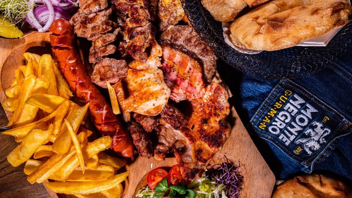 Montenegrói grill tál 2-3 személyre (1000gramm hús)