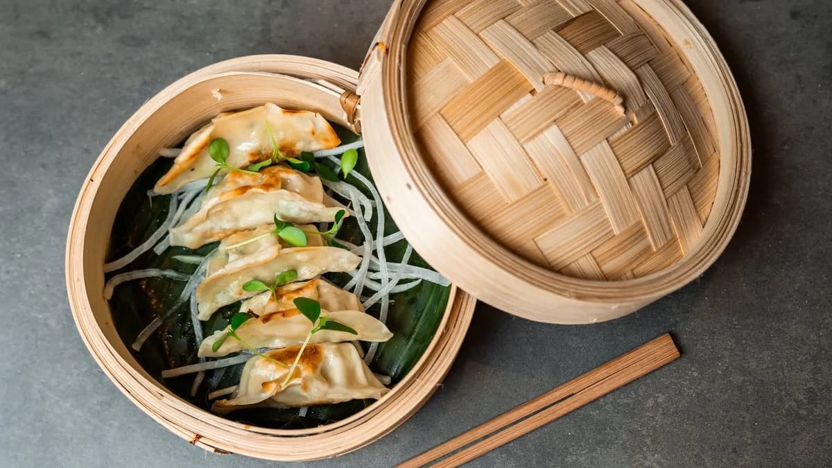 CSIRKÉS-ZÖLDSÉGES GYOZA