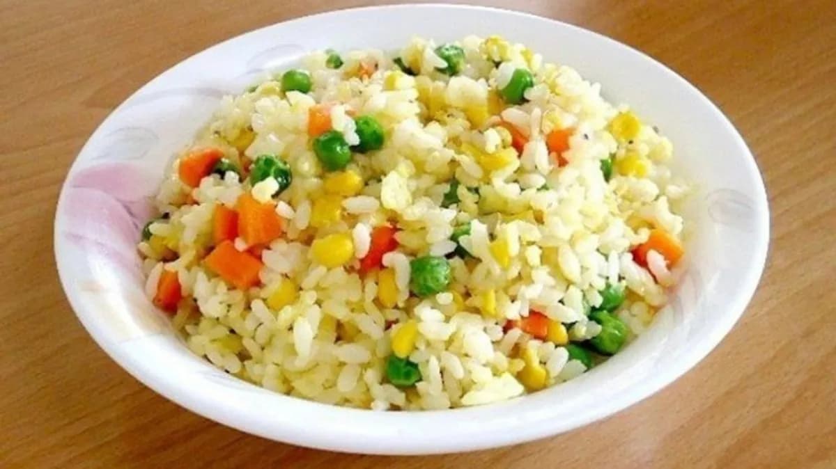 Pirított zöldségek rizs