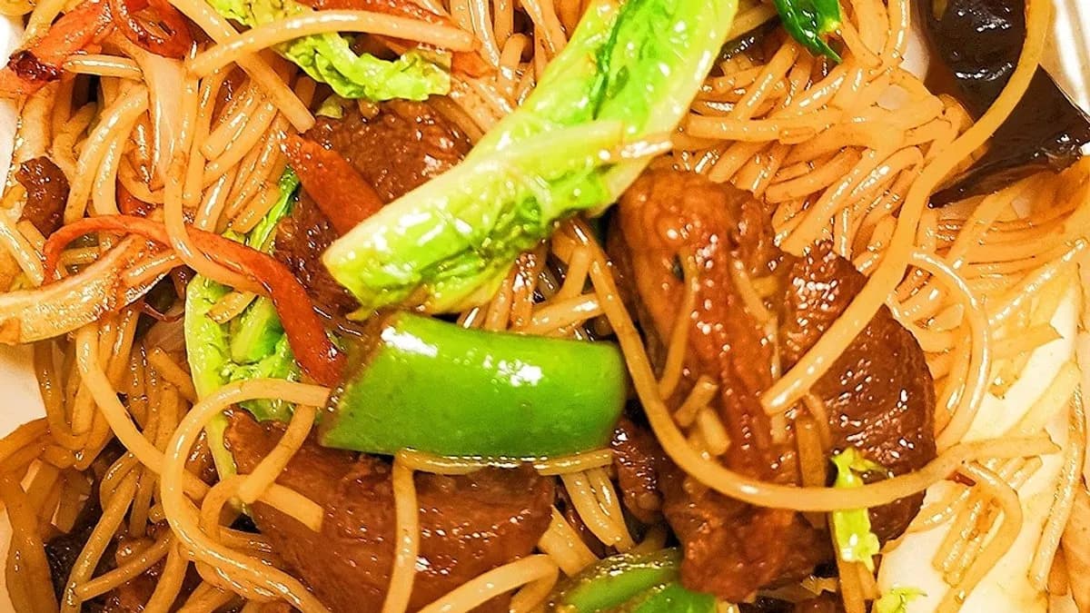 pirított  rizstészta marhahússal