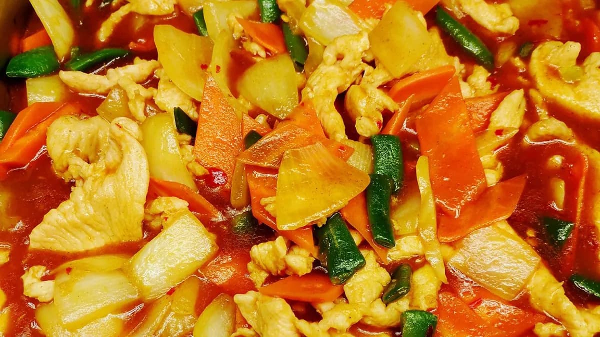 Pirított Curry csirke