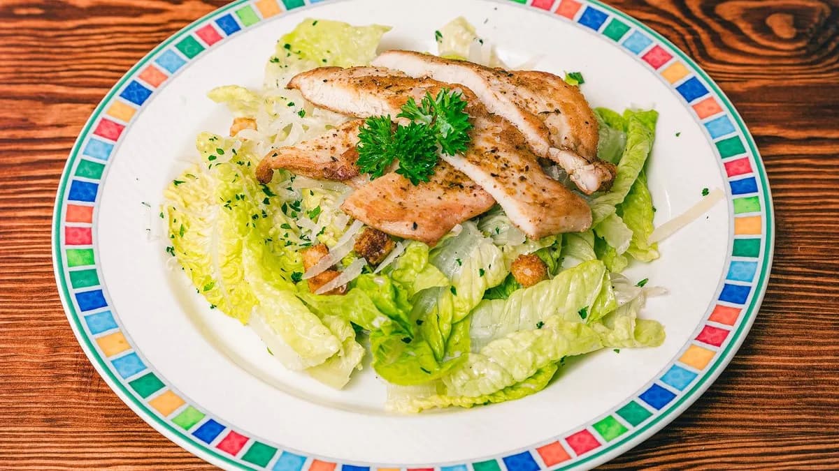 Iguana Caesar Csirkével