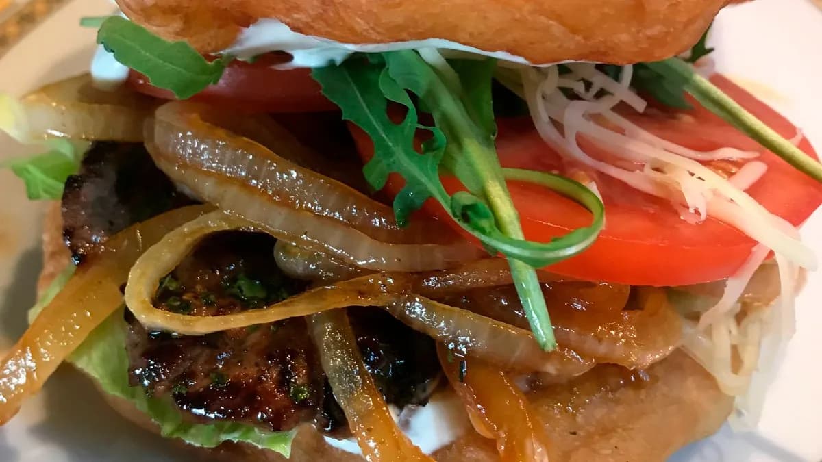 Beef Steak Lángosburger