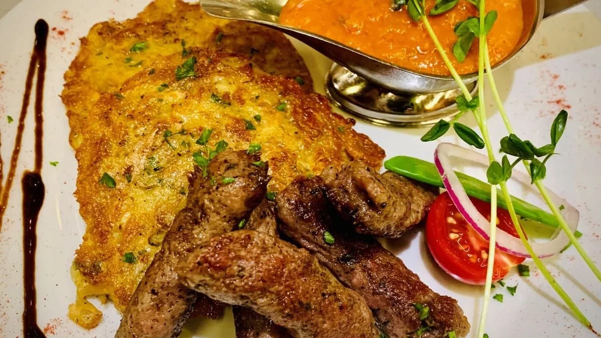 Csevapcsicsa rösztivel és zakuszkával