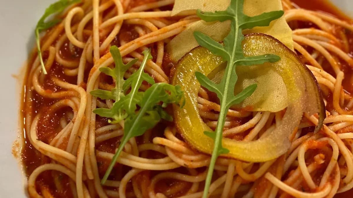 Paradicsomszósz parmezánnal tészta V