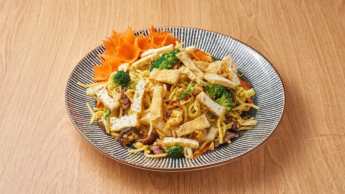 Sült tojásostészta tofuval,zöldséggel (mi xao dau phu)