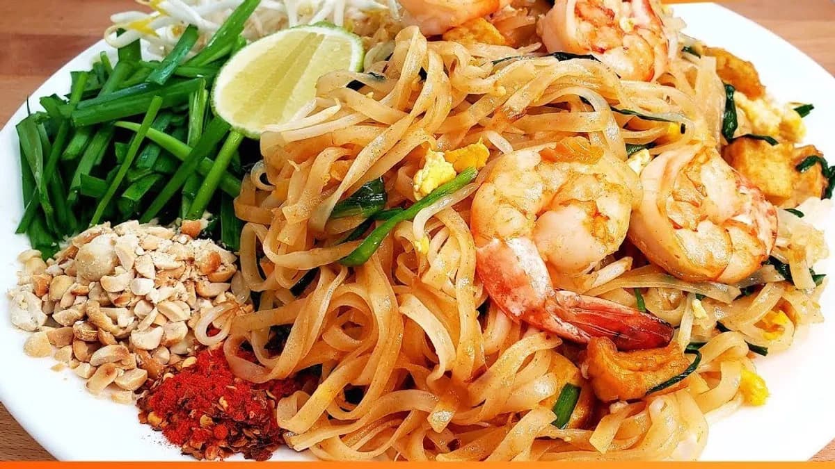 Padthai rákkal,zöldséggel (padthai tom)