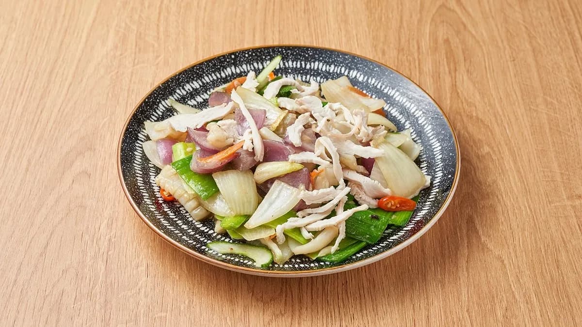 Wokos sült csirkehús,zöldséggel (ga xao rau)