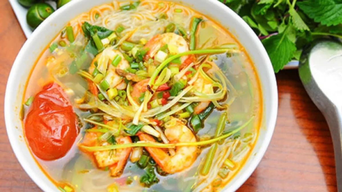 Üvegtészta leves tenger gyümölcsei (mien hai san)