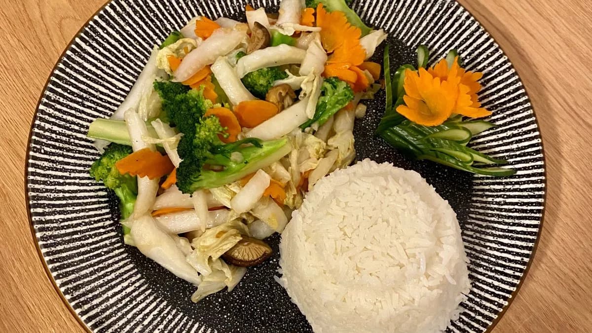 Dinsztelt zöldség,jázminrizzsel (com trang rau xao)