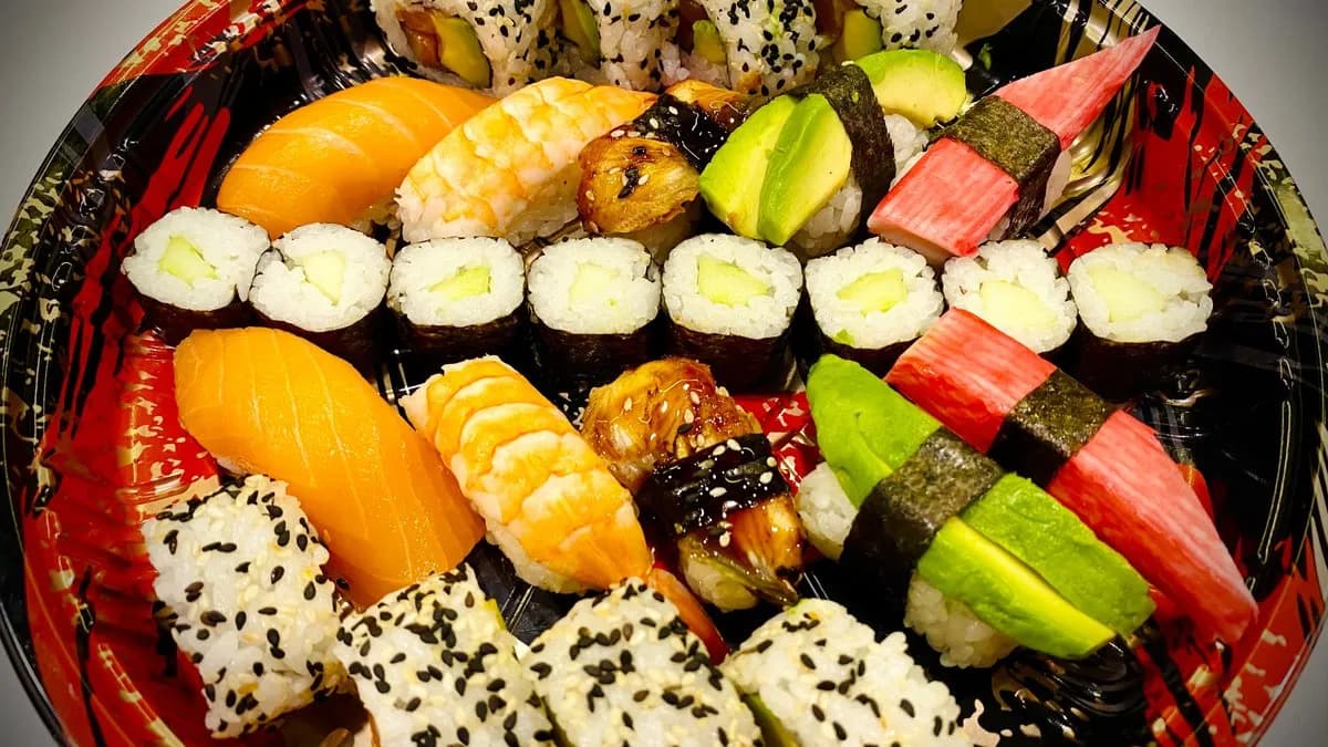 NS7. Luxury Sushi Party