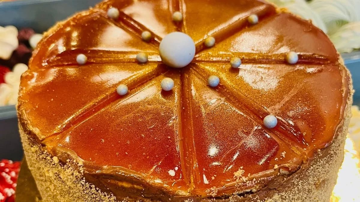 Dobos torta - A Klasszikus extra légies kivitelben( 8 szeletes )