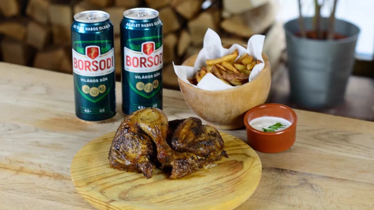 Fél csirke + krumpli + szósz + kenyér + 2x 0,5l sör